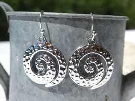 Silberfarbene Spiral-Ohrhänger, Hippie-Boho-Style / NEU