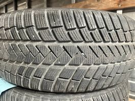 À vendre 4 pneus hiver VREDESTEIN 235/50R18