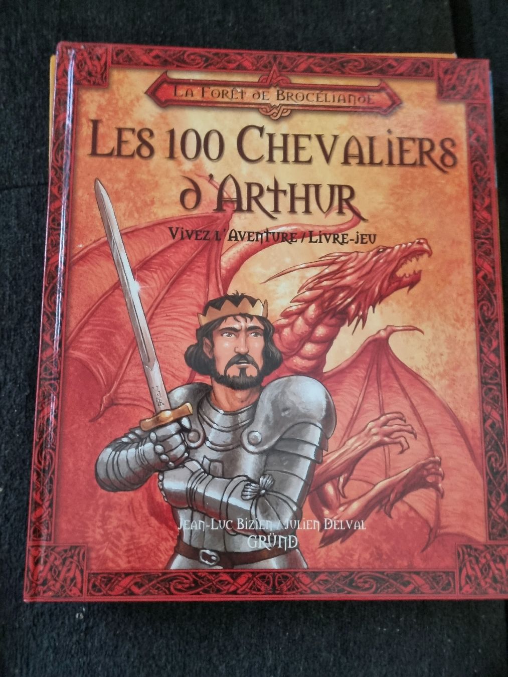 Libri: Livre-jeu Les 100 Chevaliers d'Arthur  – Usato da Fribourg venduto da sal_5ln6