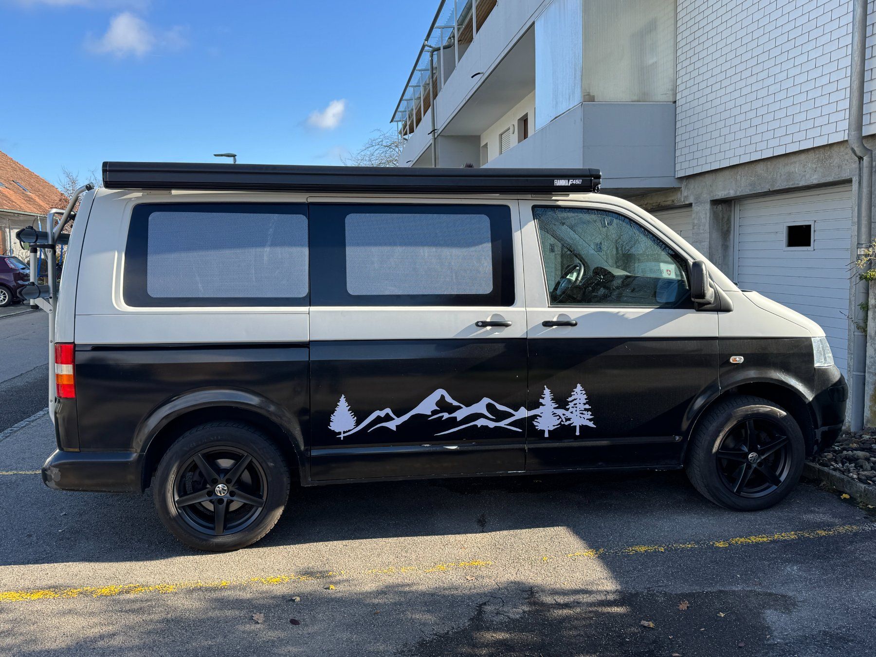 VW Veicoli da campeggio: T 5 mit Camperausbau – Usato da Ueberstorf venduto da Verkauf100 2