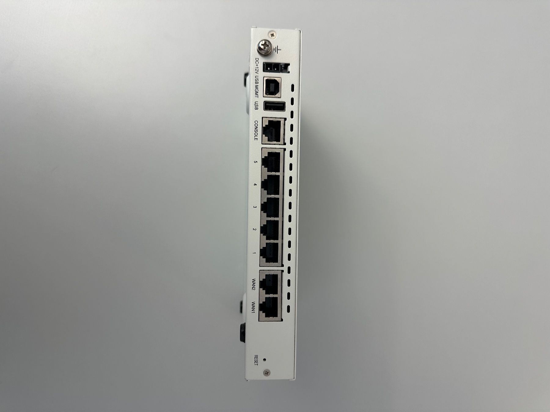 Fortinet Firewall: Fortinet FortiGate 40C FG-40C Firewall / Router – Usato da St. Gallen venduto da inf_7c7m 2