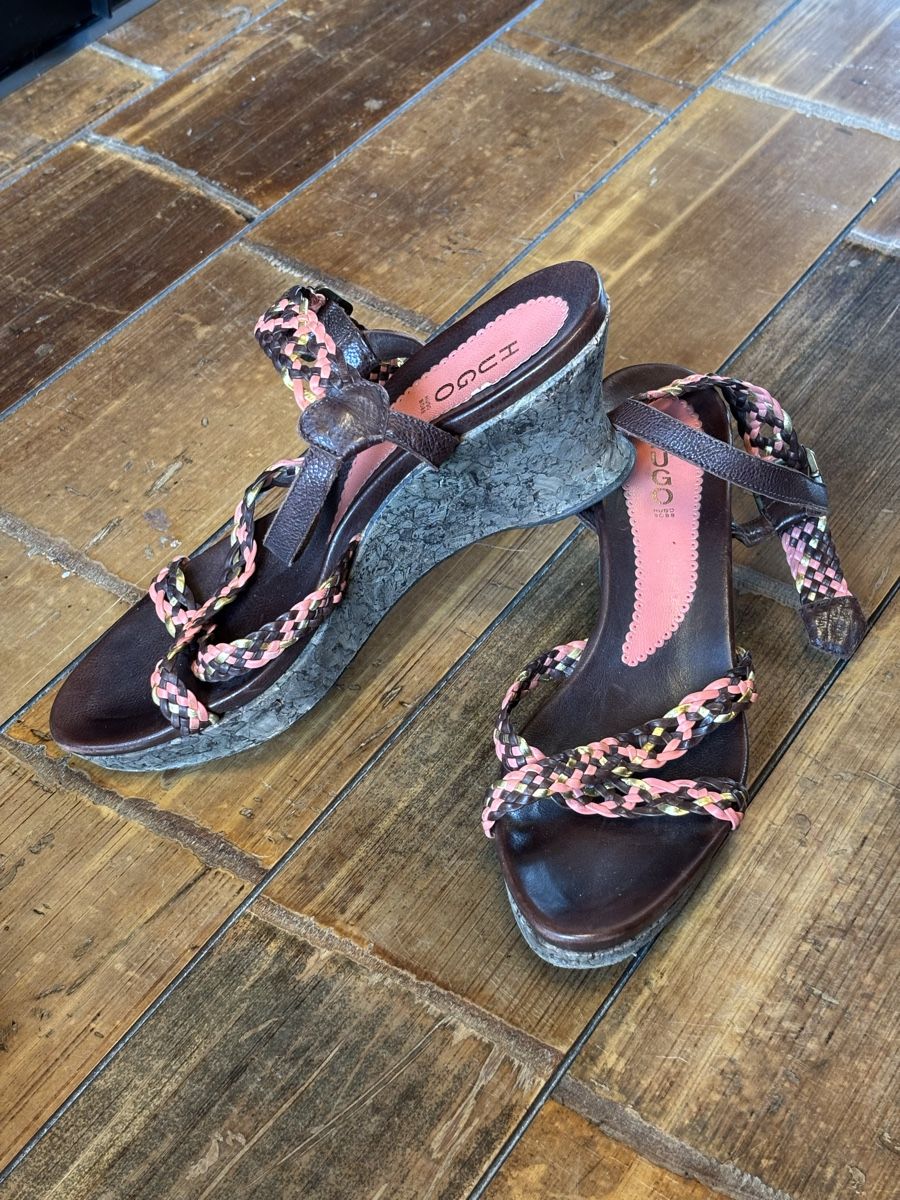 Hugo Boss Damenschuhe: Sandales Hugo 40 – Gebraucht aus Dotzigen von SecondHandGems