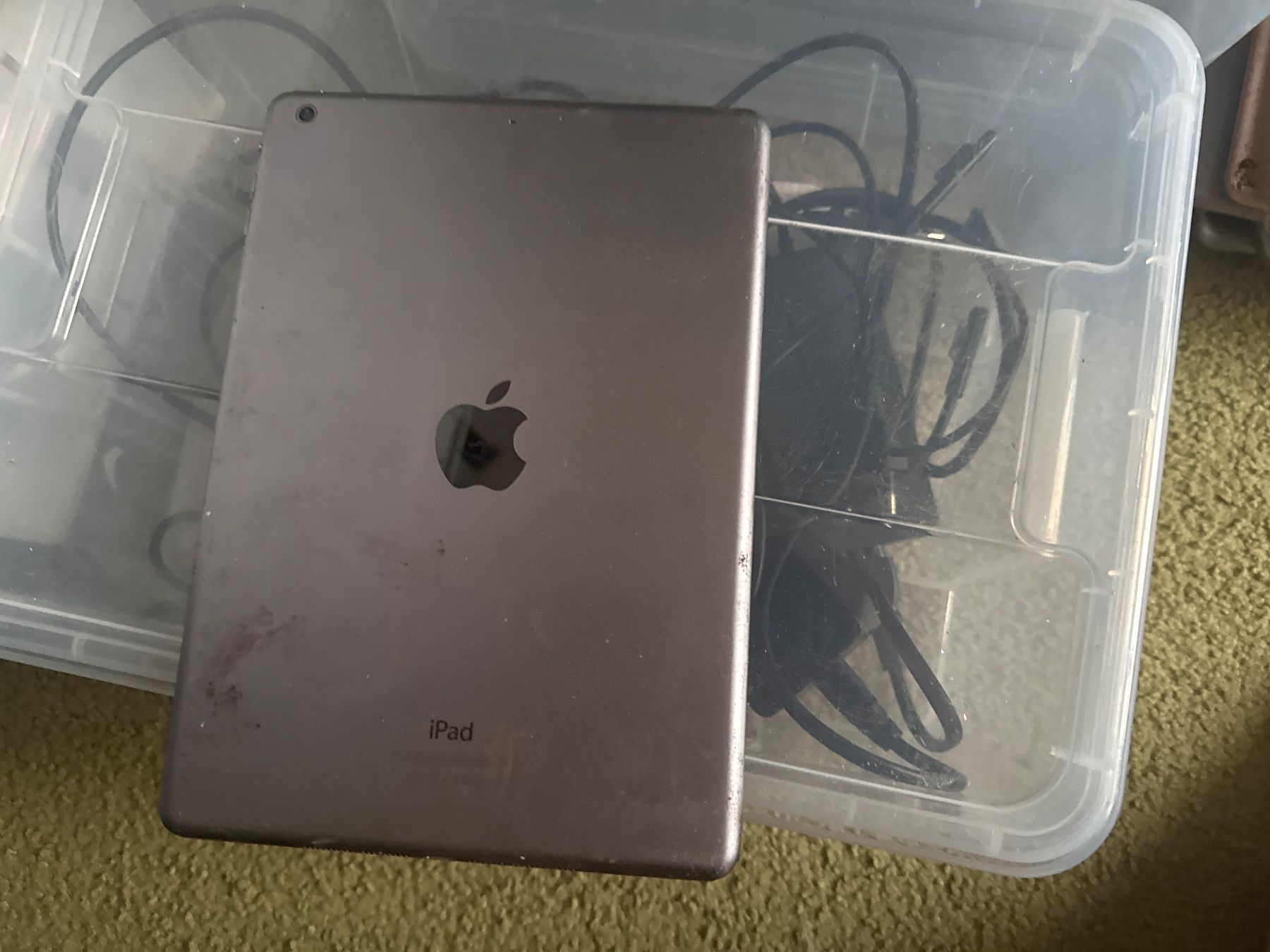 Apple Tablettes PC: Ipad Air - A1474 - icloude – Défectueux à Olten par HoYa01 2
