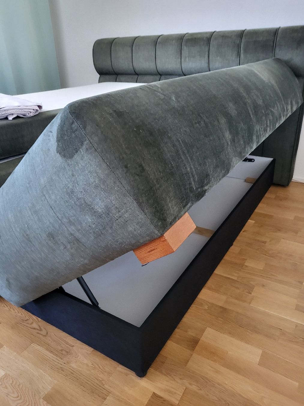 Letti: Boxspringbett Dunkelgrün mit Bettkasten – Usato da Niederwangen BE venduto da ros_jv59 4