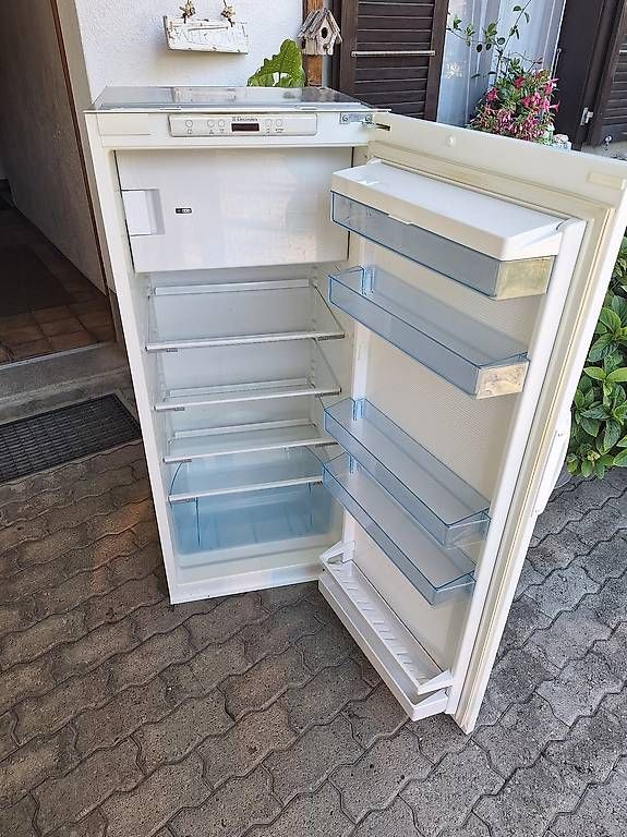 Frigoriferi: Electroluks Kühlschrank A+ – Usato da Uetendorf venduto da Albi125 4