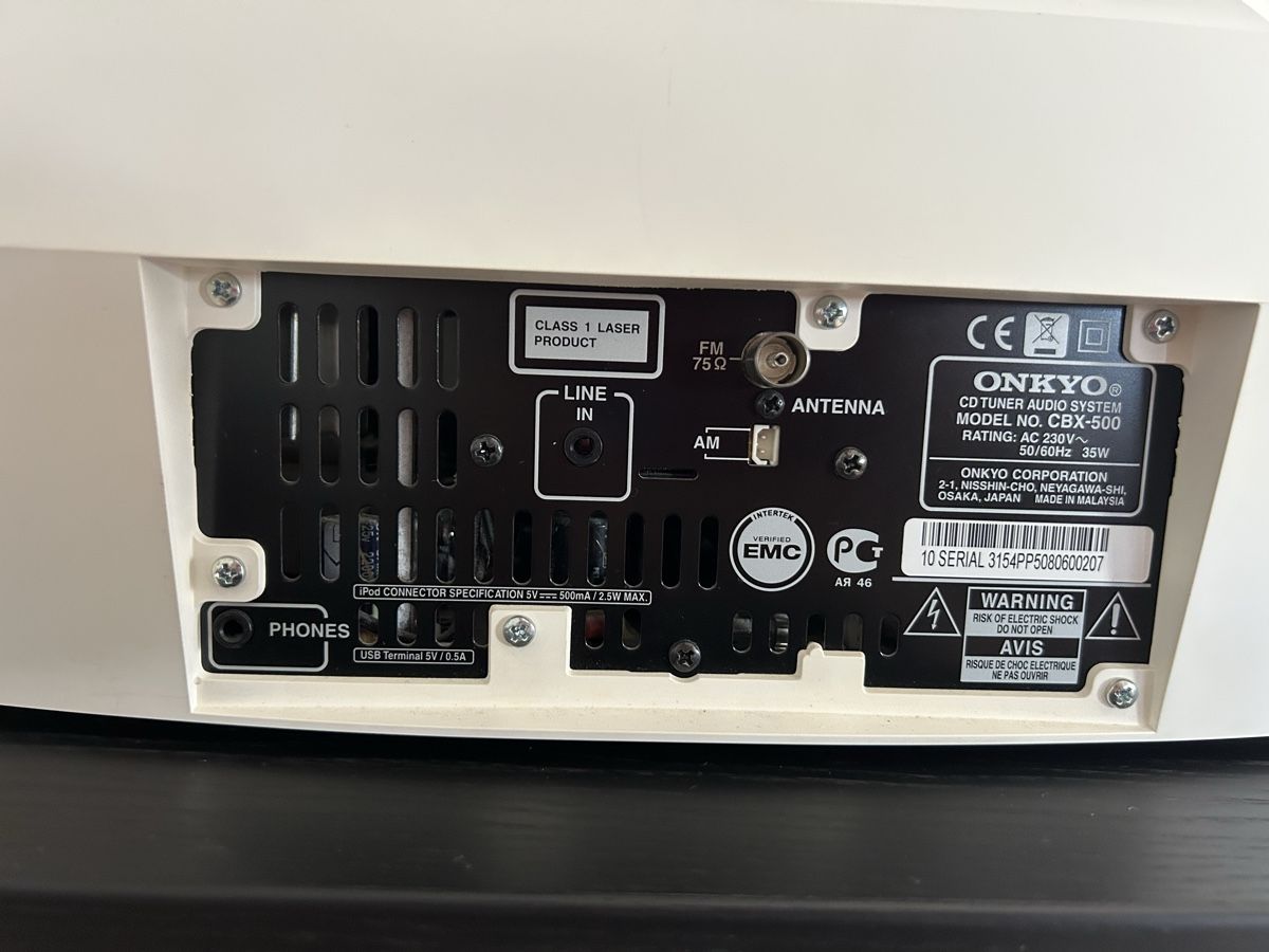 Onkyo Haut-parleurs: Verschenke Onkyo Multi Lautsprecher, mit iPod Dock – D'occasion à Zürich par and_v276 2