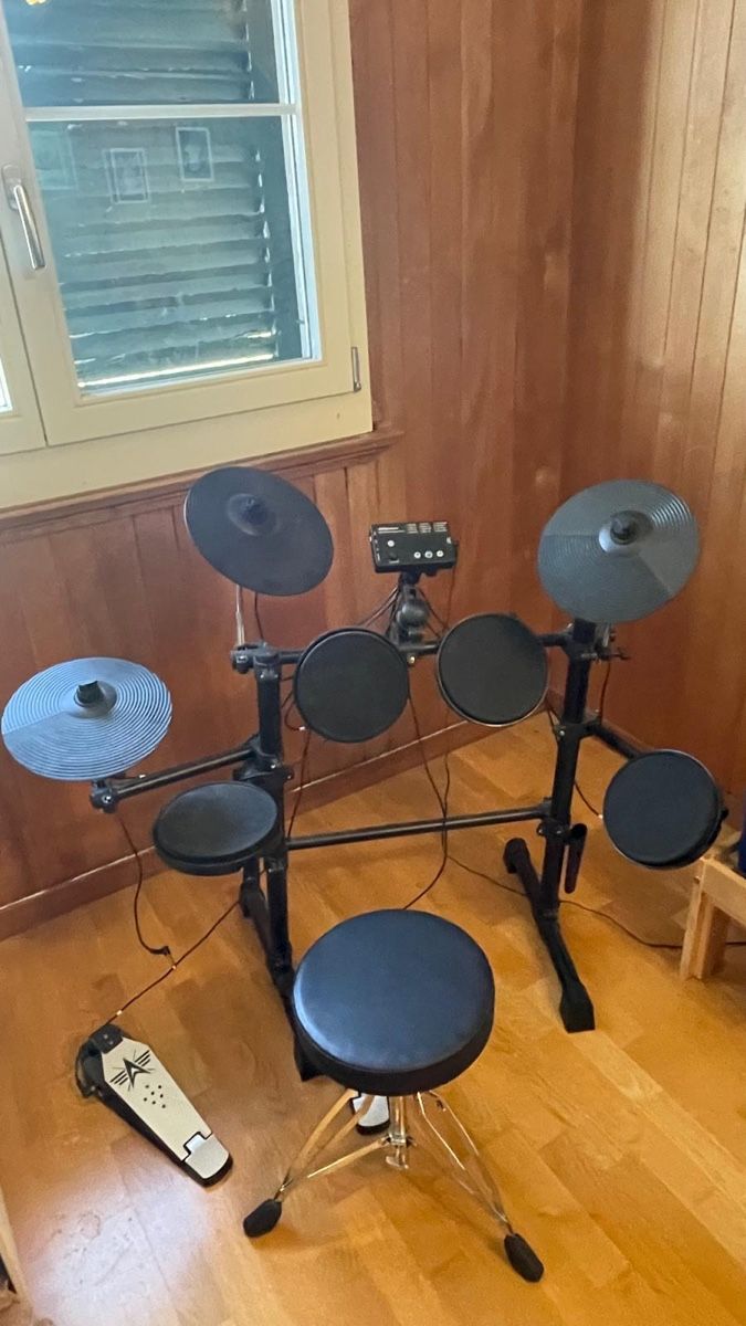 Thomann Strumenti musicali: Millenium HD-120 E-Drum Set – Usato da Wohlen b. Bern venduto da Randy0125