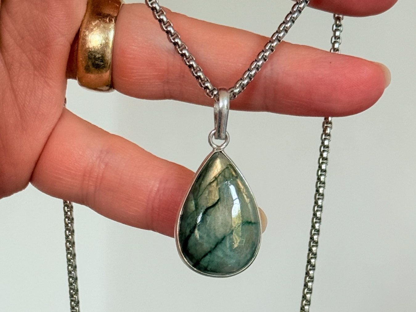 Colliers: Collier avec Labradorite – Neuf avec emballage d'origine à Genève par AWWA