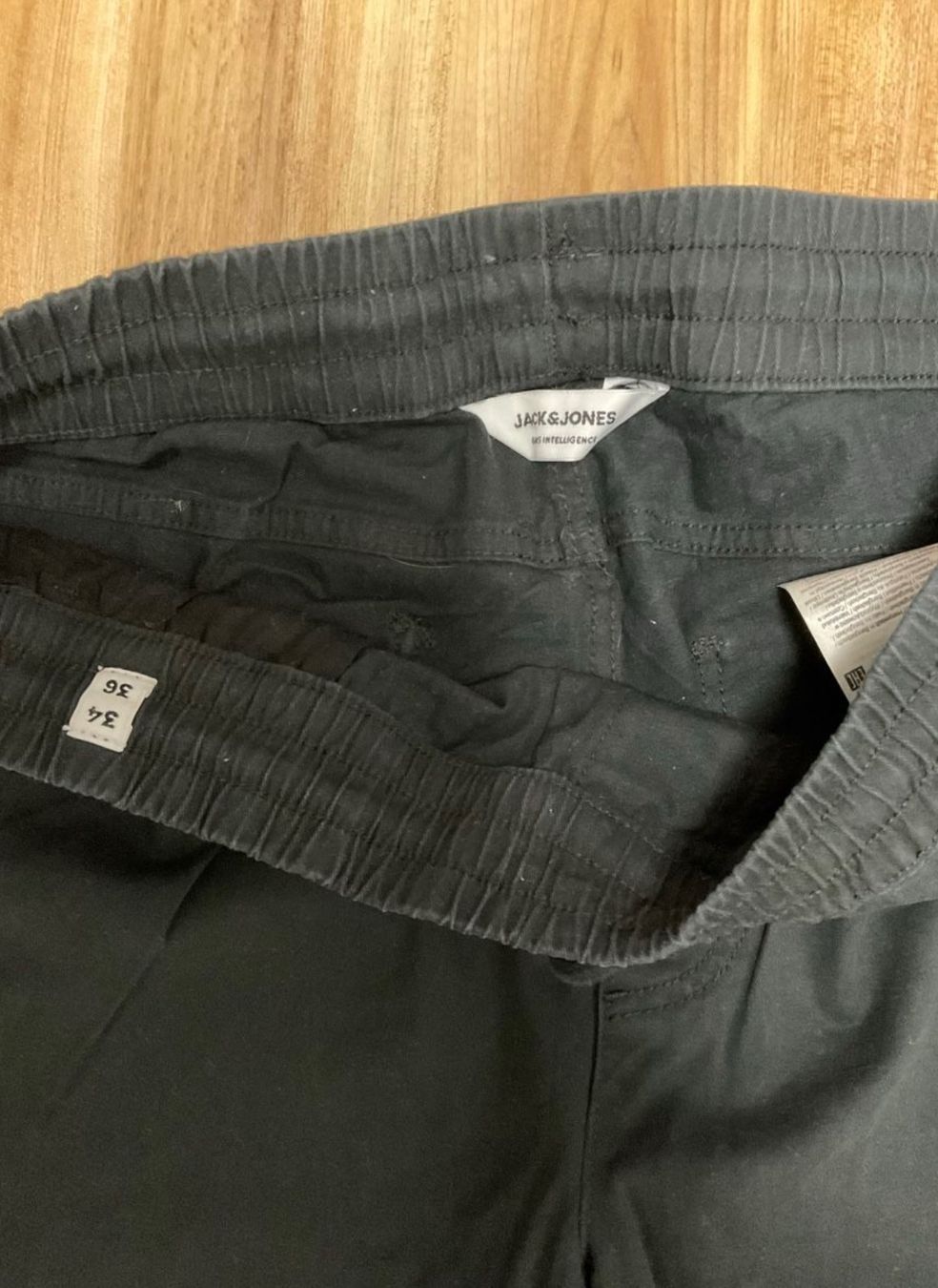 Zara Pantaloni: Pull&Bear Cargo Hosen Set  neuwertig – Usato da Rorschach venduto da daj_9gxt 7