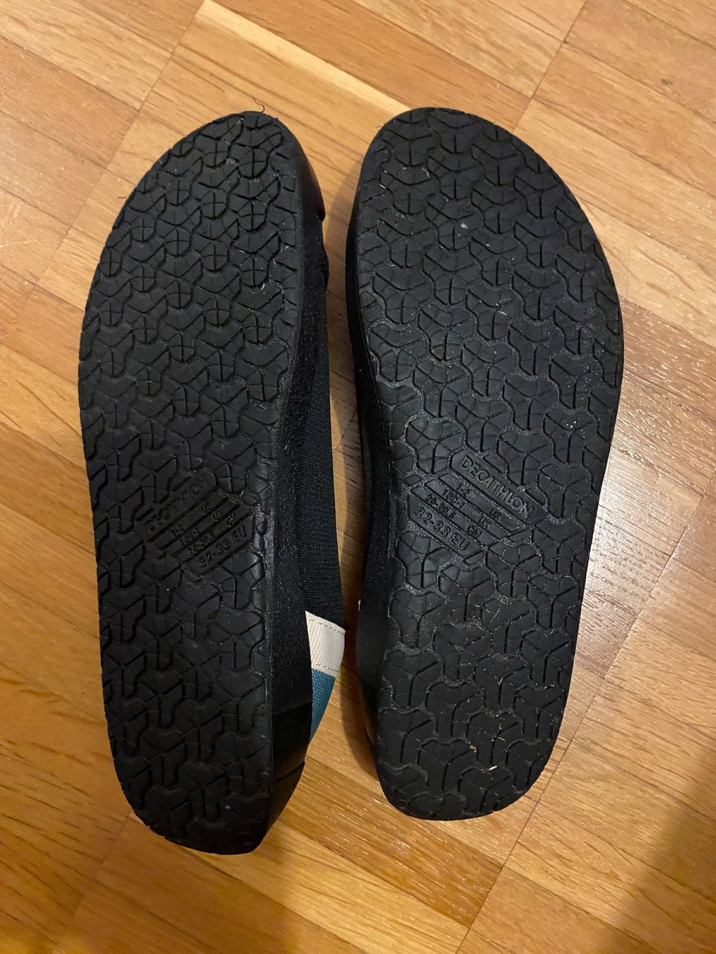 Decathlon Scarpe per ragazzi: Chaussure Aquatique enfant – Nuovo (secondo la descrizione) da Basel venduto da OK2010 2