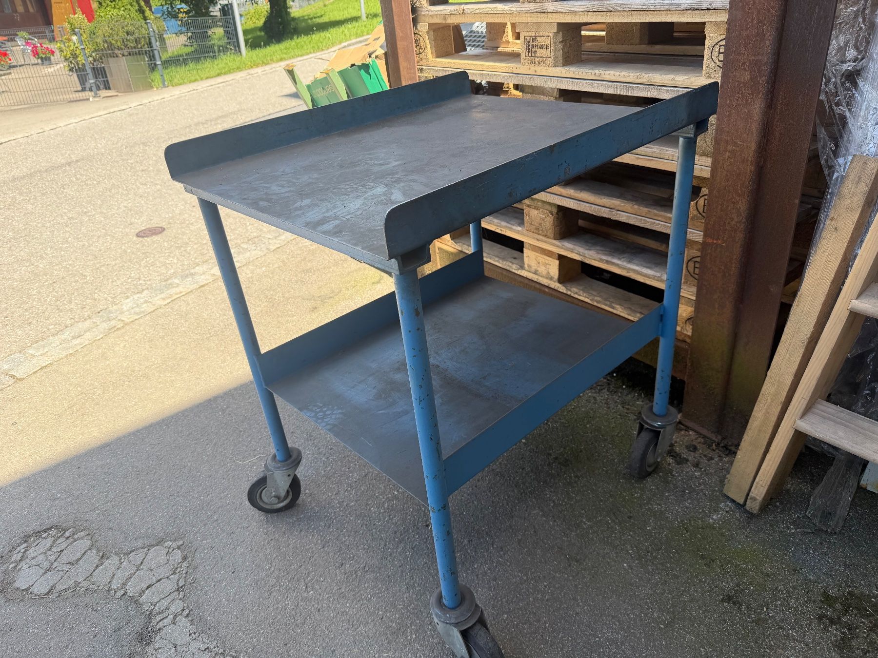 Carrelli di trasporto: Plattformwagen mit 2 Etagen, 61x75x86cm – Usato da Necker venduto da liq24 3