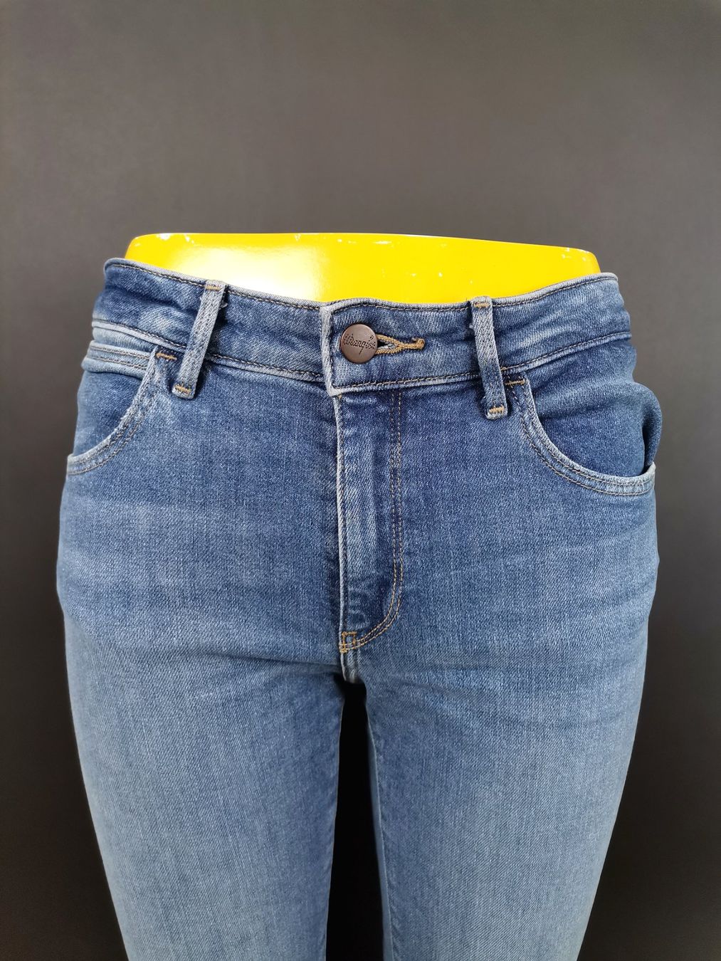 Wrangler Jeans: WRANGLER Jeans Bootcut Damen – Gebraucht aus Schaffhausen von Restwert_SH 2