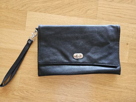 Schlichte kleine schwarze Clutch - Kunstleder