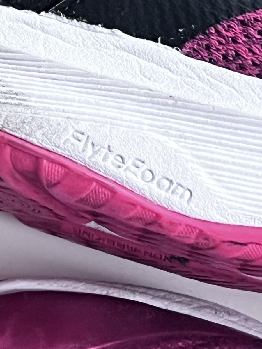 Asics Schuhe für Mädchen: ASICS • Hallenturnschuhe  – Gebraucht aus Lüsslingen von Nirtak626 1