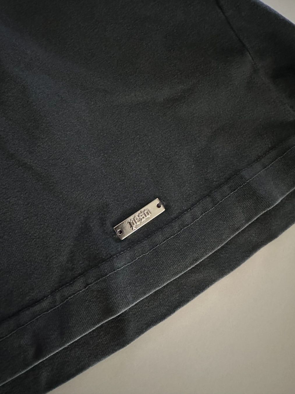 T-shirt: PESO - T-Shirt dunkelgrau oversized L – Usato da Zürich venduto da Diazaio 1