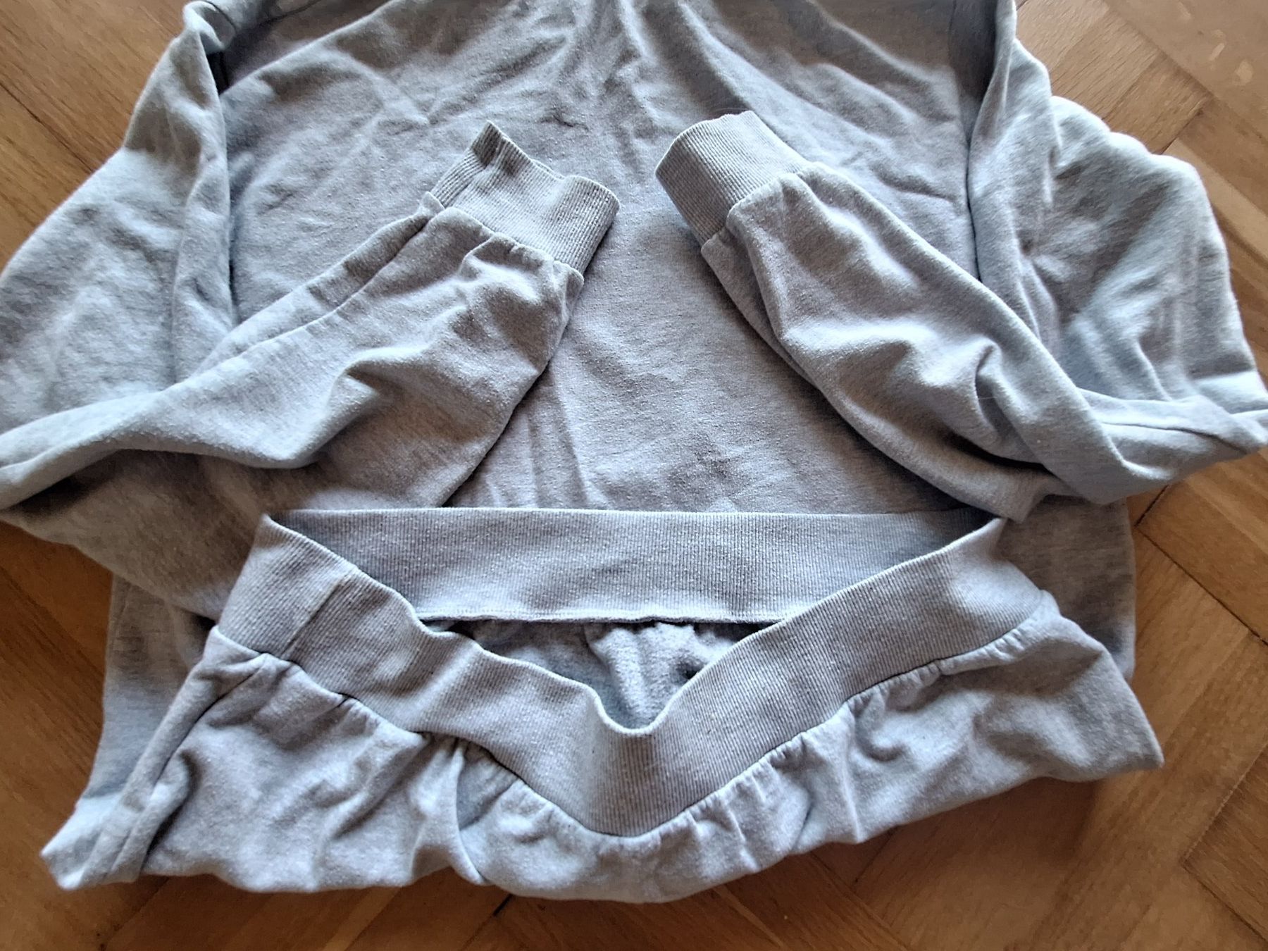 Maglioni & Felpe: Sweat à capuche gris One Piece taille S occasion – Usato da Chêne-Bougeries venduto da xchrysalide 6