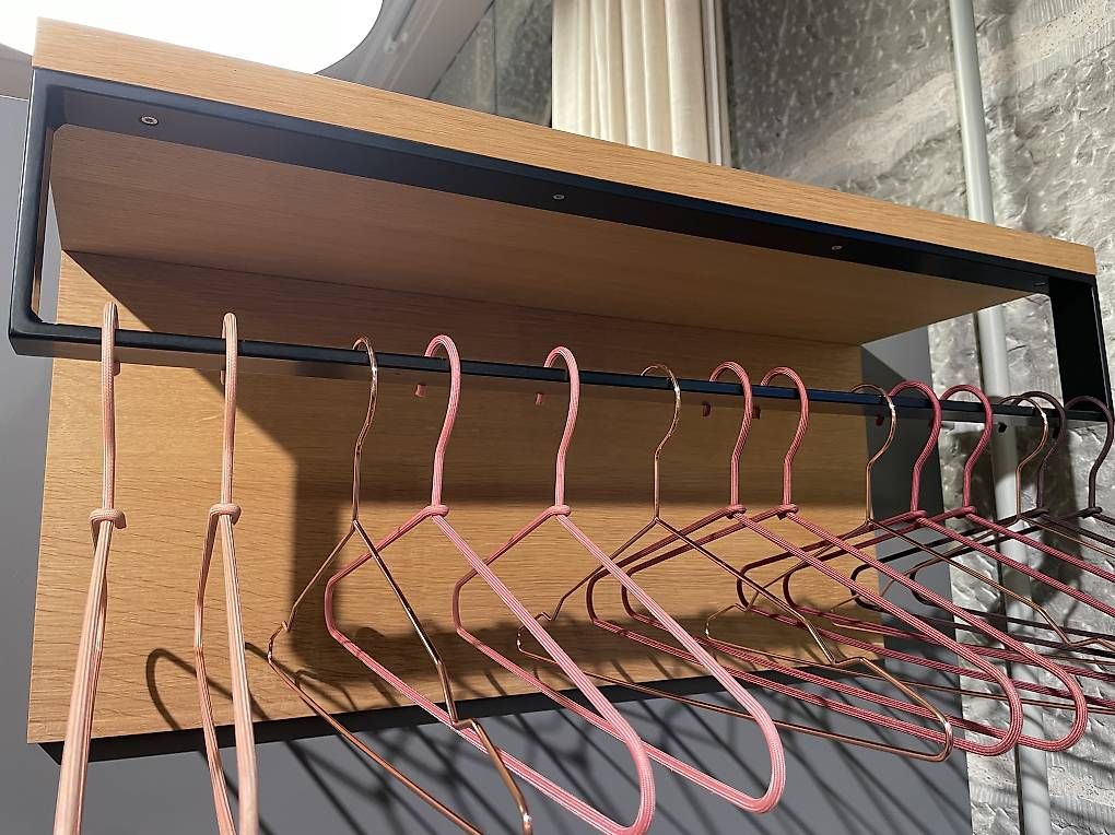 Guardaroba: Garderobe aus Eichenholz – Usato da Hasle b. Burgdorf venduto da Corbu 1