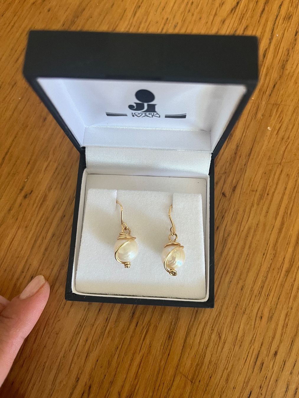 Orecchini pendenti & Orecchini a lobo: Pearl earrings in gold – Nuovo e nell'imballaggio originale da Bellevue venduto da utilisatratice 2