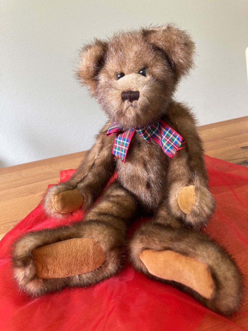 Giocattoli: Süsser Teddybär mit Schleife – Usato da Mönchaltorf venduto da Tschibi