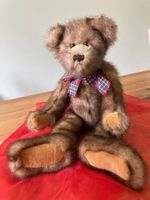 Süsser Teddybär mit Schleife
