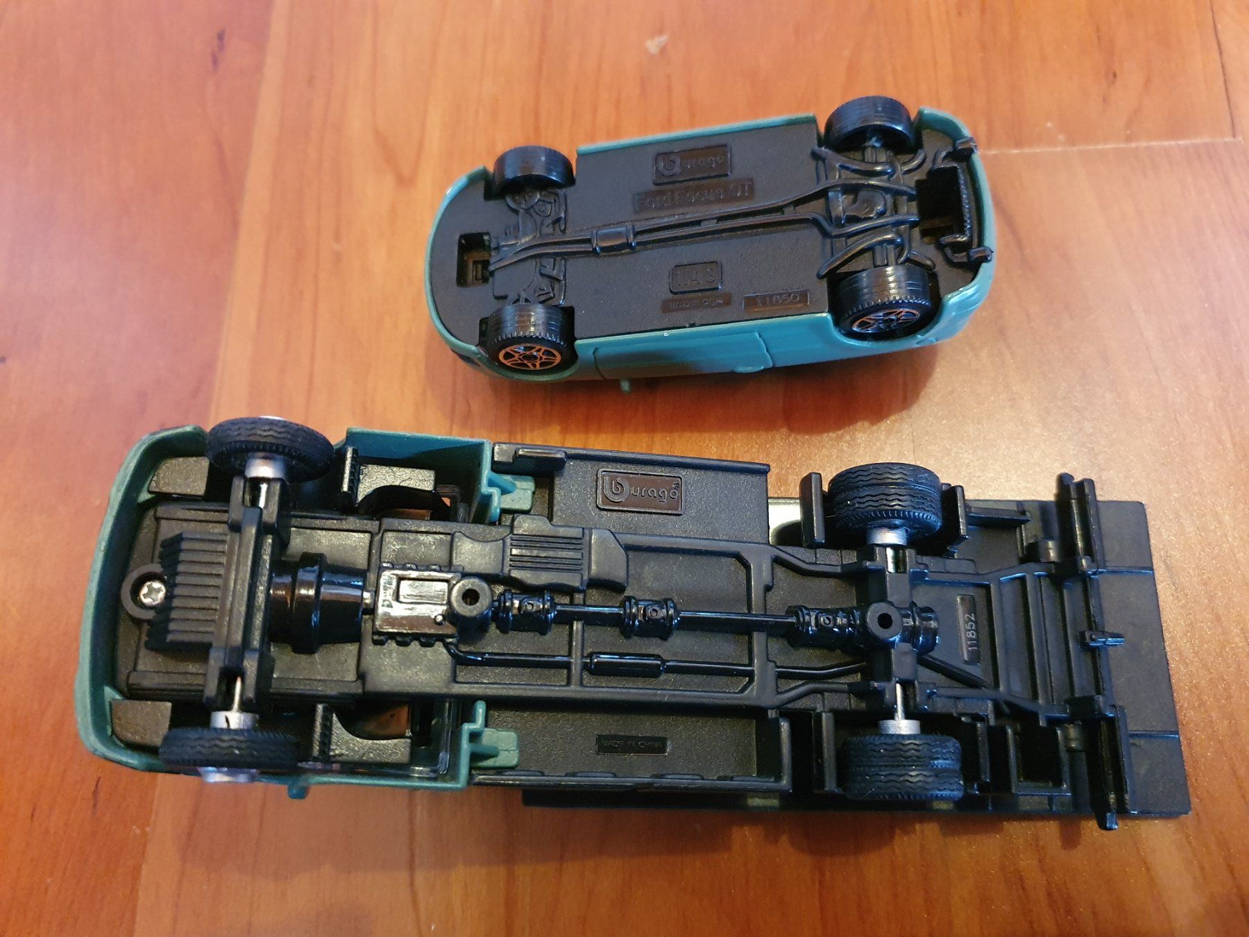 Bburago Modellini d'auto: Bburago Abschleppwagenn mit Ford Focus Massstab 1:43 – Usato da Triesen venduto da platzproblem1 9