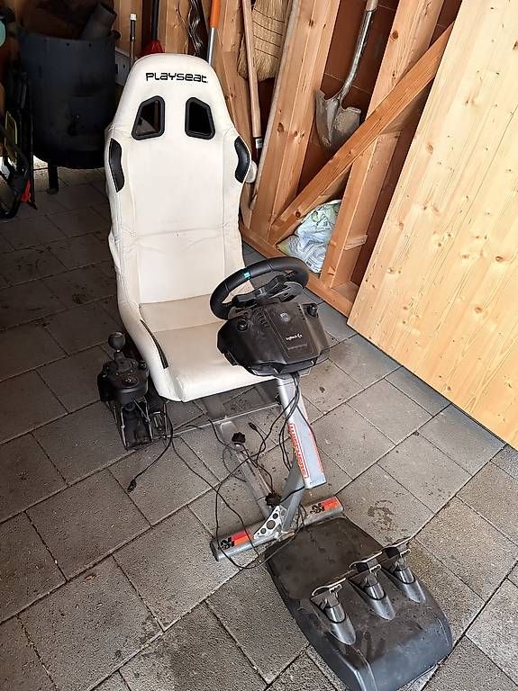 Logitech Console: Playseat mit Logitech G29 und Schaltkonsole – Usato da Plasselb venduto da Paedu129