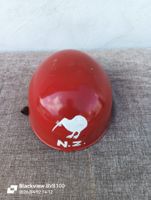 Original Vintage Helm, Stahlhelm, Rot, Kiwi-Design, N.Z.
