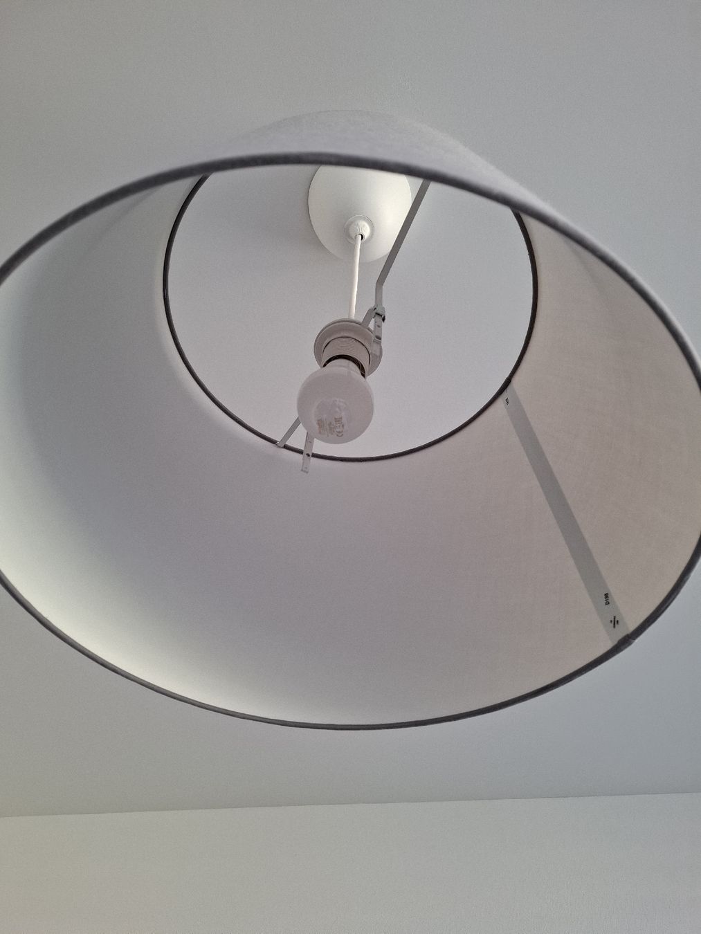 Ikea Lustres & lampes de plafonds: Stilvolle Hängelampe – D'occasion à Rotkreuz par PrelovedPicks 1