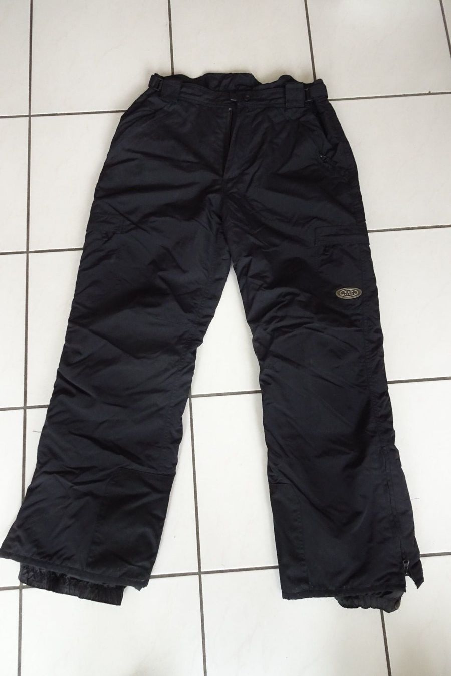 Pantalons: schwarze Skihose Extend Gr. M – D'occasion à Strengelbach par schmetterling20
