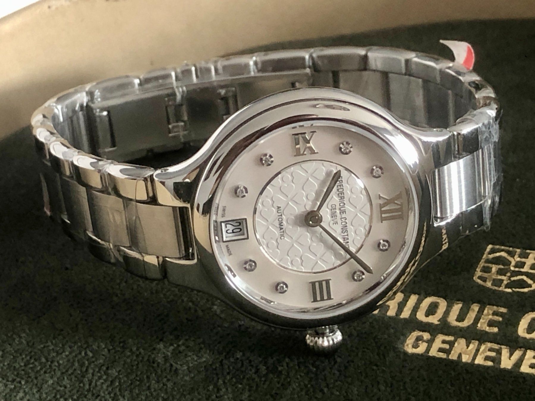 Frederique Constant Orologi: FREDERIQUE CONSTANT Classics Delight, Automatic, Diamonds – Nuovo e nell'imballaggio originale da Le Mont-sur-Lausanne venduto da LycaGallery 8