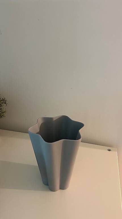Vasi & Recipienti: HAY Iris Vase, neu  – Nuovo e nell'imballaggio originale da Meilen venduto da nad_d2pq 1