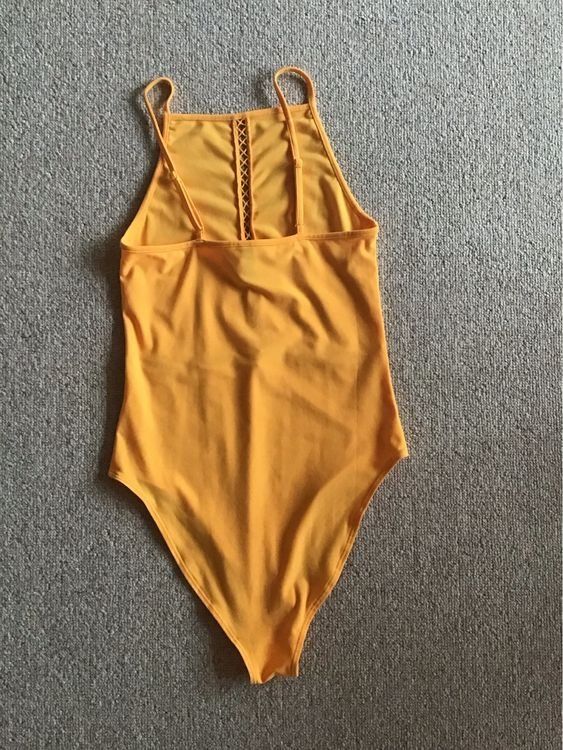Top: Body von H&M Grösse S orange – Nuovo (secondo la descrizione) da Bern venduto da alimajd 1