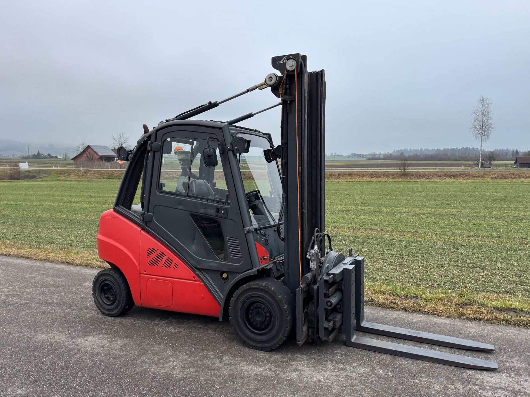 Linde Carrelli elevatori e a forche: Stapler Linde H30d-02 – Usato da Waltalingen venduto da Lkwtec 2