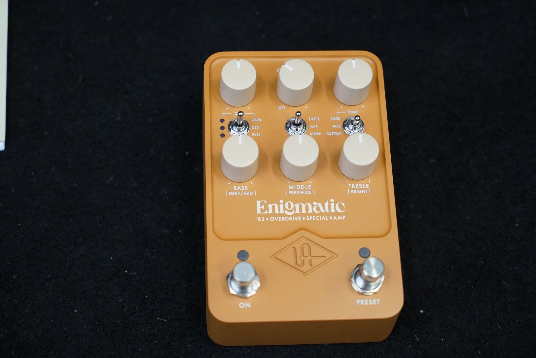 Universal Audio Musikinstrumente: Universal Audio Enigmatic '82 Overdrive Special Amp – Gebraucht aus Ortschwaben von Musictrade 2