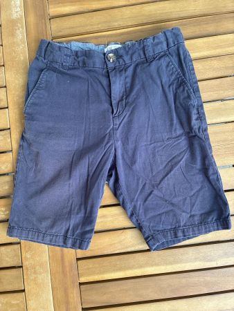 Kurze Stoffhose dunkelblau, Gr 134