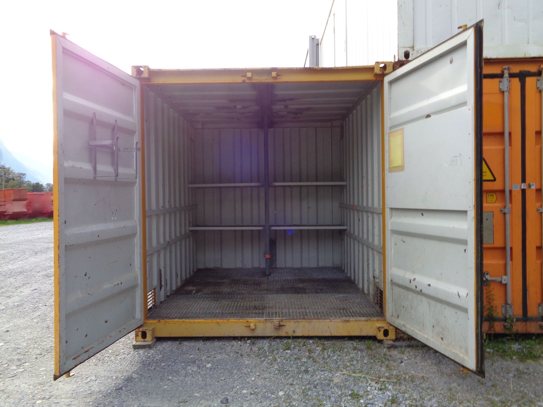 Contenitori edile: Gefahrengut-Container 10' – Usato da Alpnach Dorf venduto da vieuxhenri 1