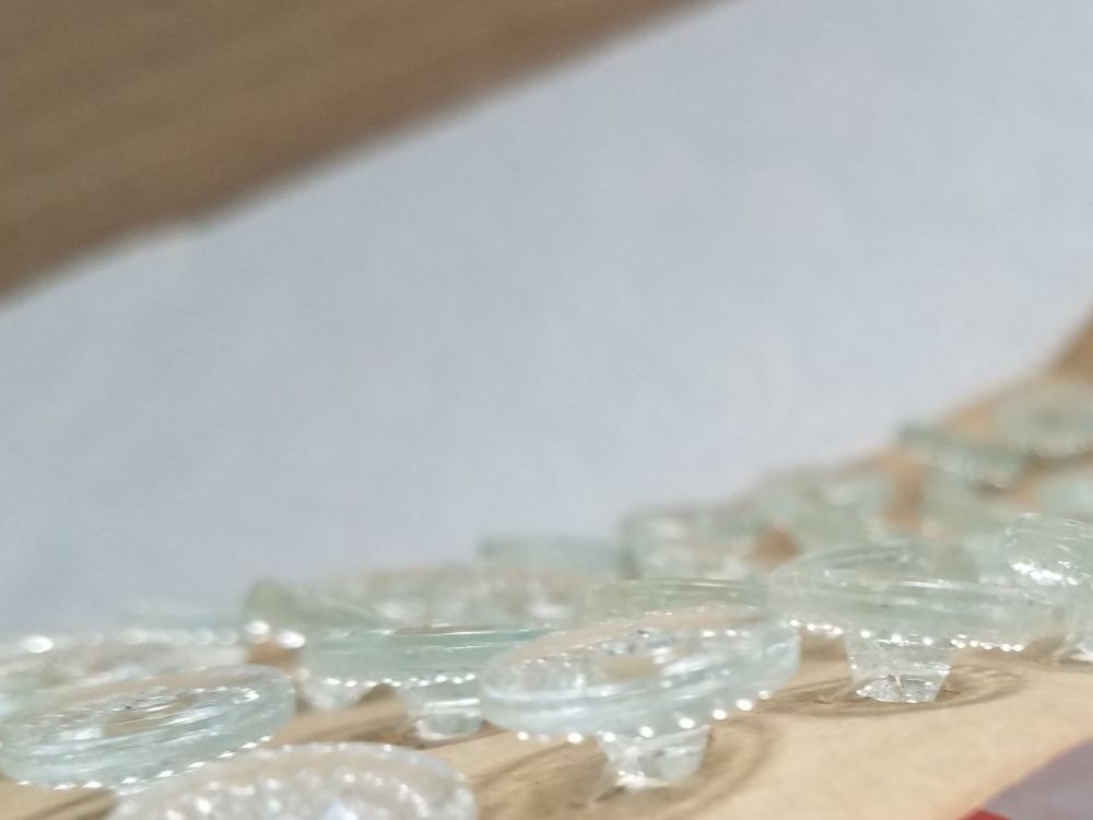 Bottoni: 36 Gablonzer Glas Knöpfe Glasknöpfe – Nuovo e nell'imballaggio originale da Rorschacherberg venduto da Marubium 1