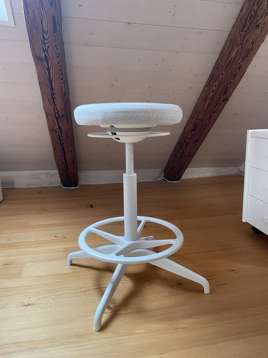Ikea Chaises: Bürostuhl sitz/steh LIDKULLEN – D'occasion à Winterthur par lue_sqt9 1