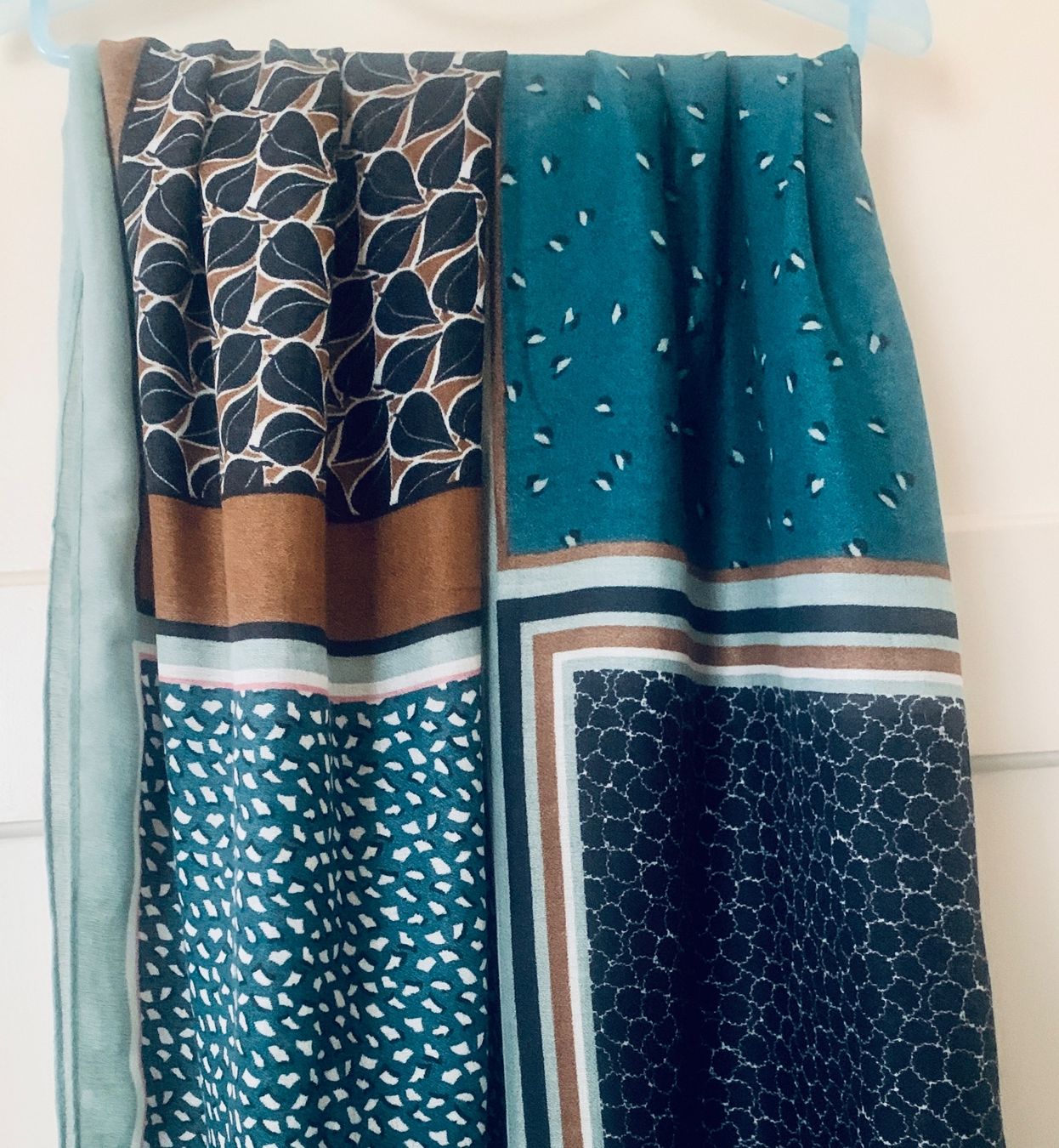 Foulard & Sciarpe: Halstuch, 100% Viskose, ca. 90x180 cm – Nuovo (secondo la descrizione) da Bern venduto da Flora.Sonea 2