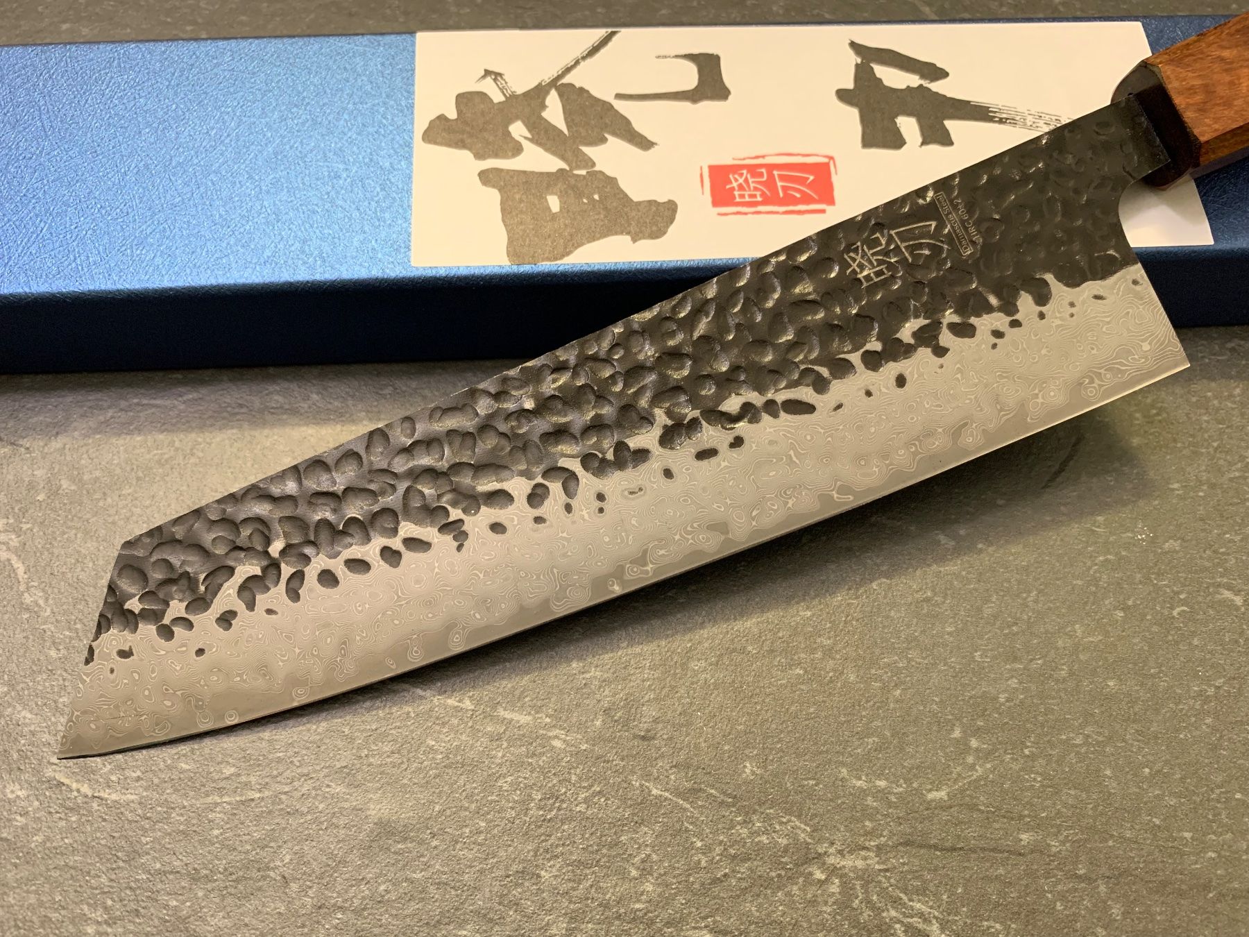 Coltelli da cucina: Japanisches Küchenmesser mit Holzgriff – Nuovo e nell'imballaggio originale da Aarburg venduto da 2..0 6