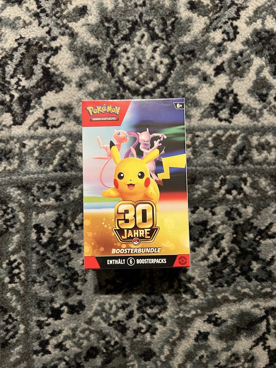 Pokémon Carte collezionabili: Pokémon 30 Jahre  Boosterbundle DE – Nuovo e nell'imballaggio originale da Villmergen venduto da Rigiflitzer