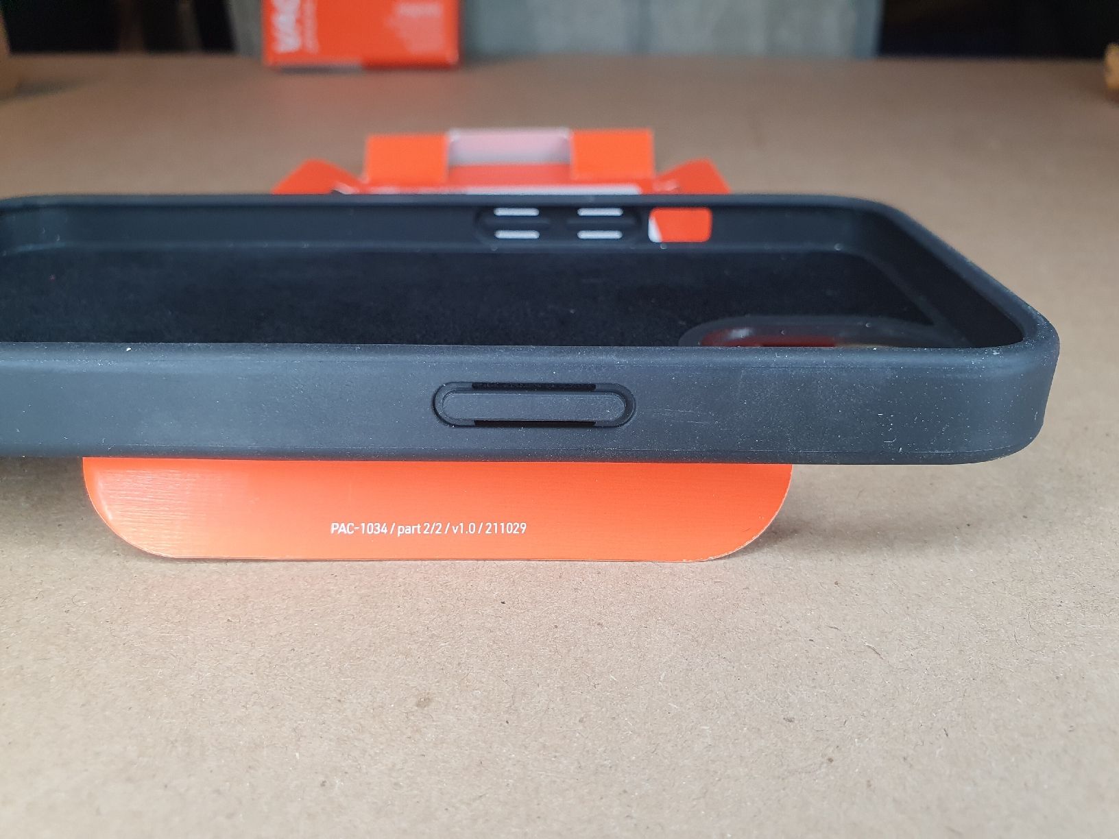 Apple Cover & Protezioni schermo: Fidlock VACUUM iPhone 13 Hülle - Neu! – Nuovo e nell'imballaggio originale da Aathal-Seegräben venduto da Ru.Fi 4