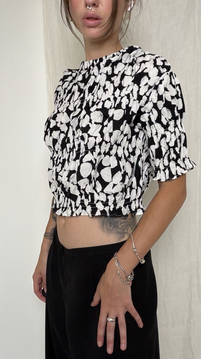 Mango Tops: MNG Crop Top print black white size M – D'occasion à Knonau par Grapesvintage 5