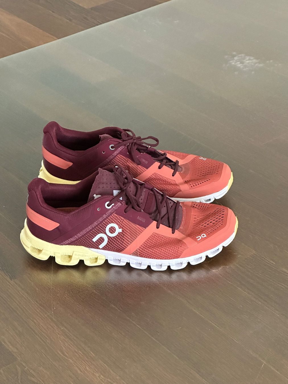 On Scarpe da uomo: Laufschuhe On Cloudflow rot gelb – Usato da Dietikon venduto da Michael_Knight