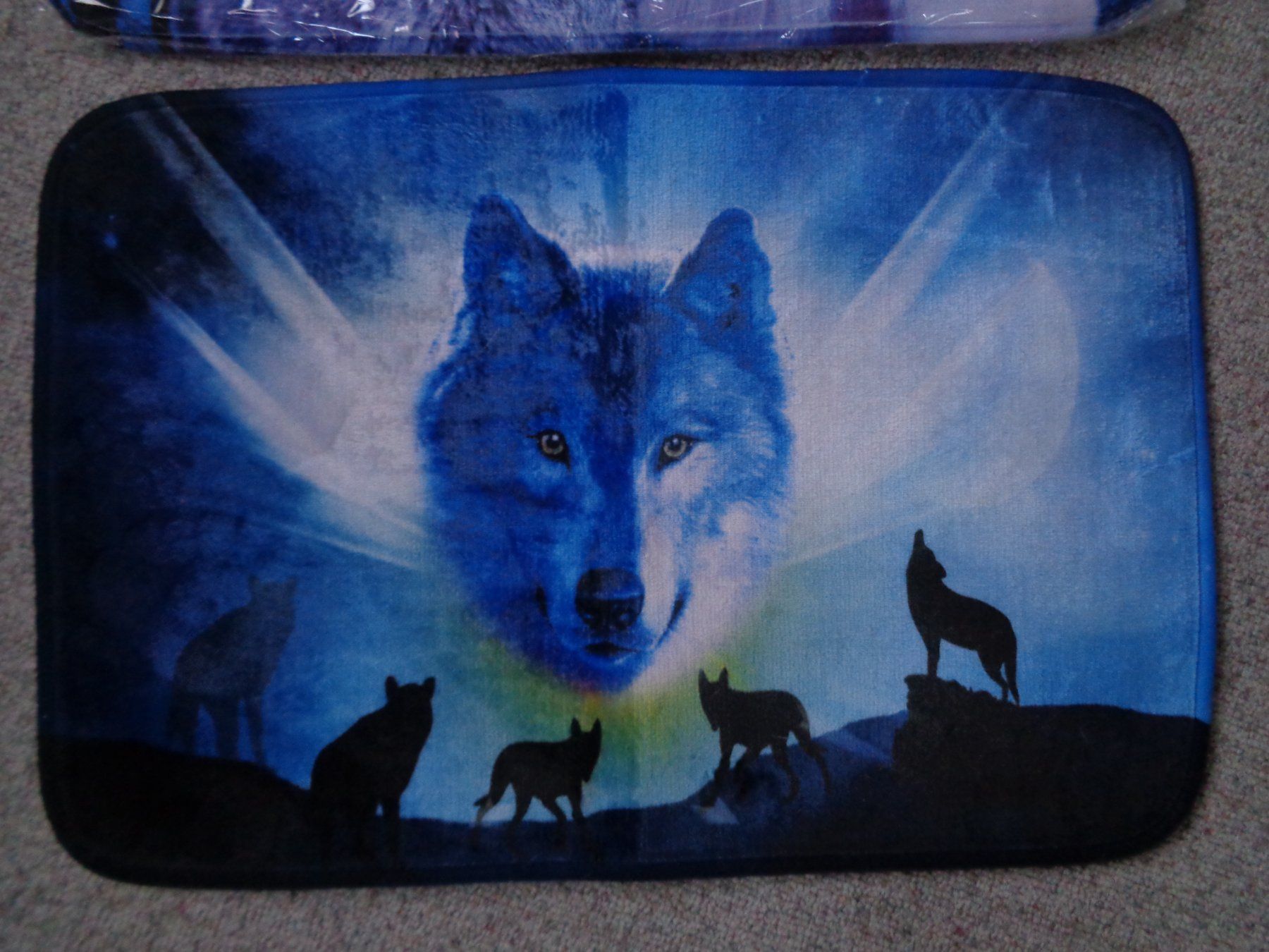 Tappeti: Matte mit Wolf (40x59cm) 2 Stk. – Nuovo (secondo la descrizione) da Langenbruck venduto da Gumsi 1
