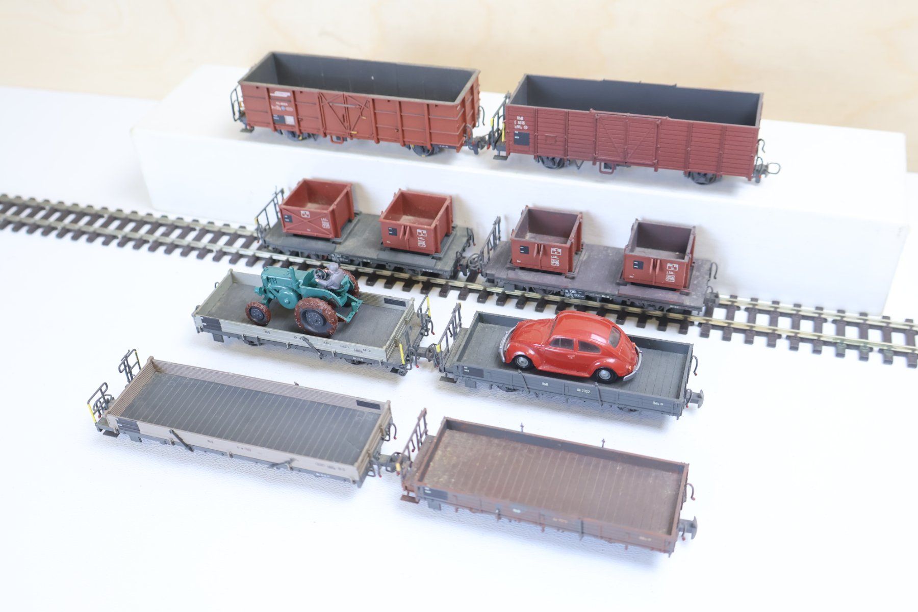 Bemo Modellini di ferrovie: BEMO RhB 8 x Güterwagen H0m Set – Usato da Winterthur venduto da Monstera 2