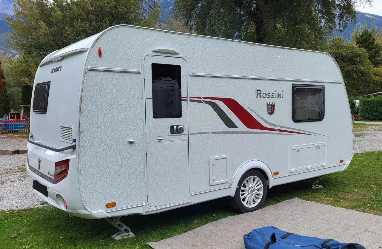 Tabbert Veicoli da campeggio: Tabbert Rossini 450 E.  Gepflegter Wohnwagen – Usato da Domat/Ems venduto da armincasa