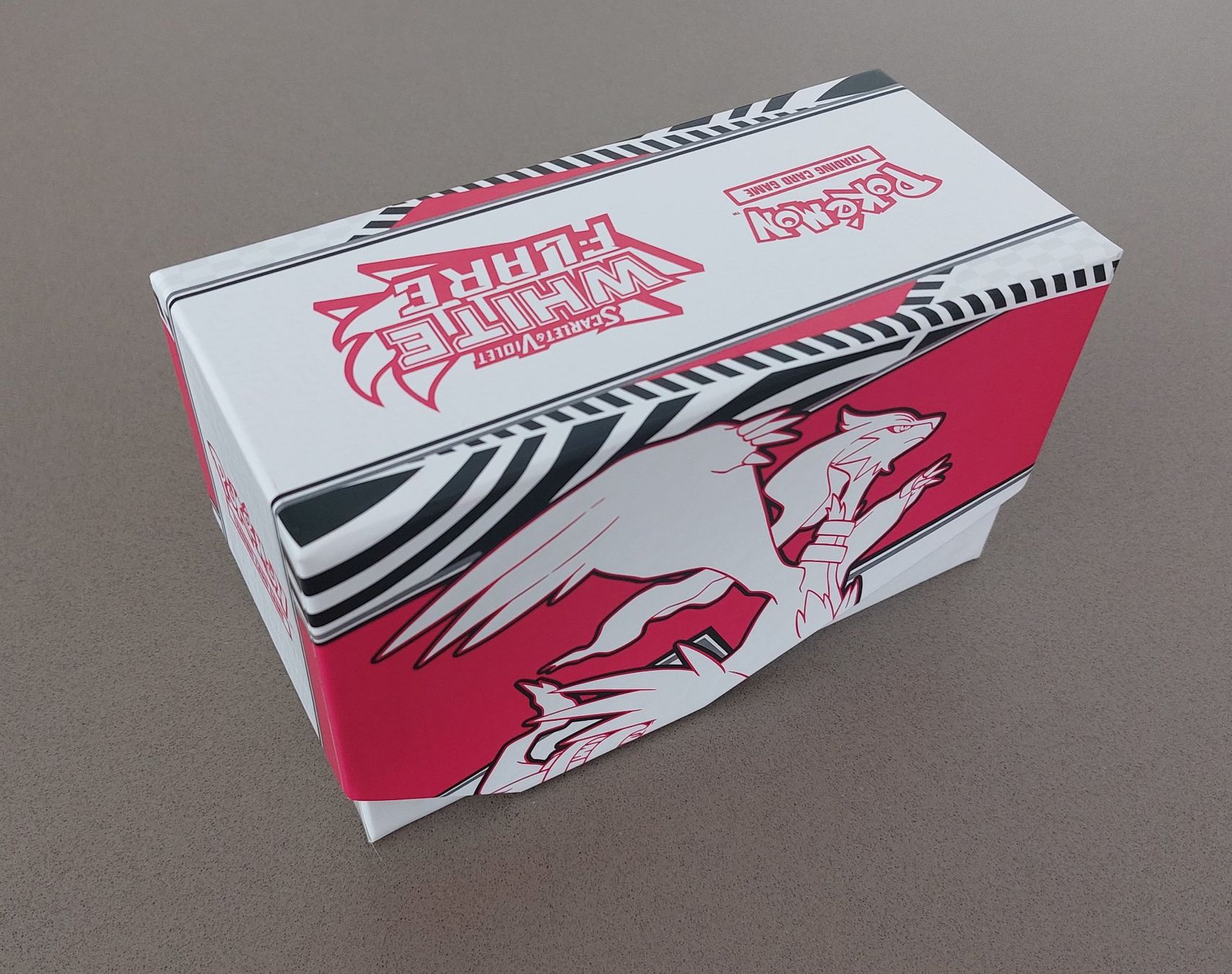 Pokémon Cartes à collectionner: White Flare - Reshiram Etb - empty – D'occasion à Bellinzona par Pagur 1