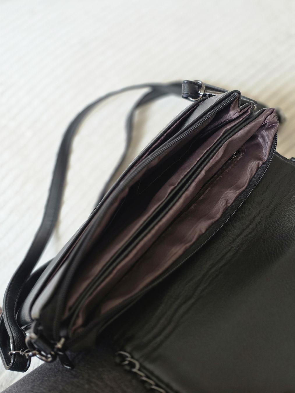 Taschen für Damen: Schwarze Clutch 🖤 – Gebraucht aus Klosters von Sniggels 3
