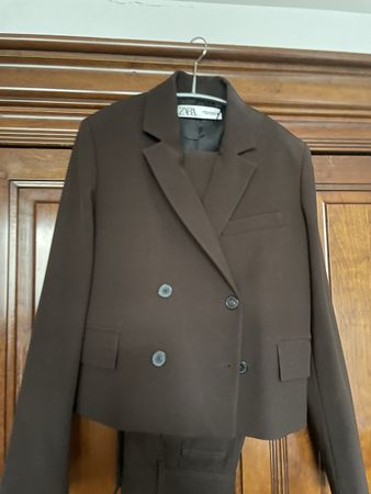 Ensemble style costume 